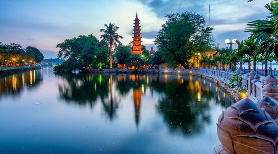 Tran Quoc Pagoda, Buddhist Temple in Hanoi, Vietnam, Asia