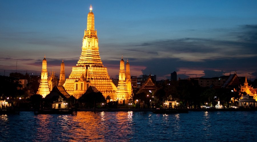 Wat Arun Ratchavararam Tempal of Dawn, Bangkok, Thailand, Asia