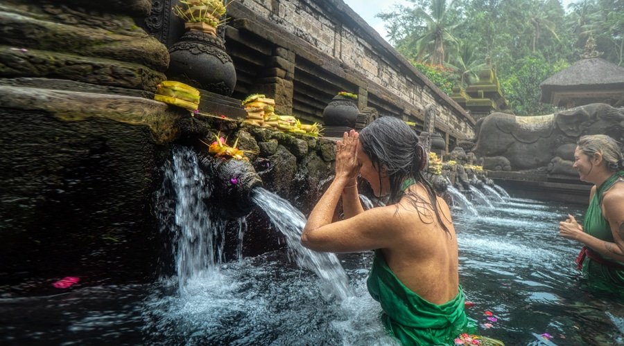 Romantic, Tirta Empul Temple, Tampaksiring, Bali, Indonesia, Asia