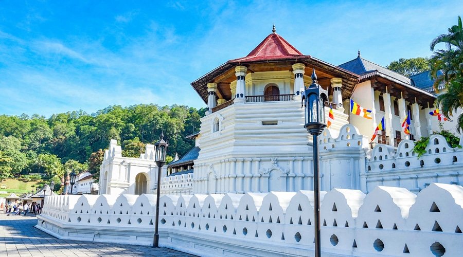 Temple of the Sacred Tooth Relic, Kandy, Sri Lanka, Asia